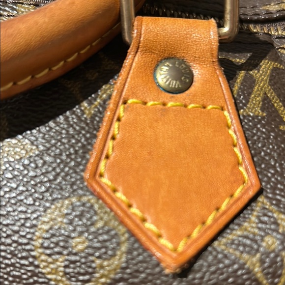 Louis Vuitton Brown Duffel Bag with Iconic Monogram and Leather Trim - Picture 7 of 16